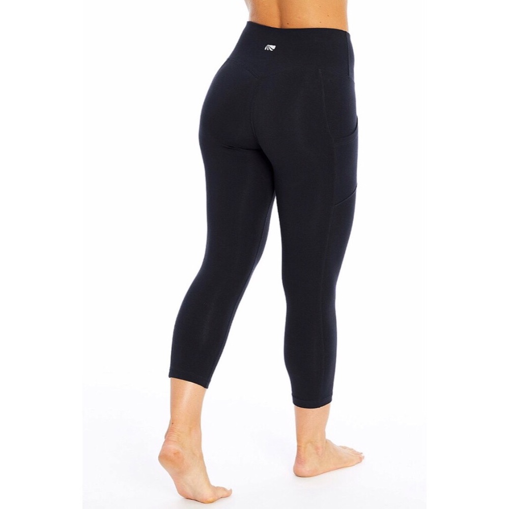 MARIKA Black Pocket Crop Leggings - Picture 3 of 6
